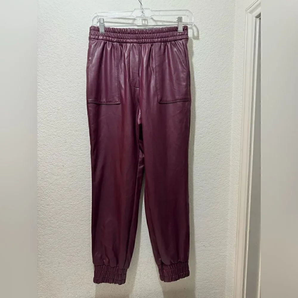 Express skinny faux leather pants size XXS elastic inseam 26”